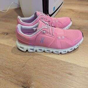 Women's On Clouds Sneakers - Size 10 - Like New